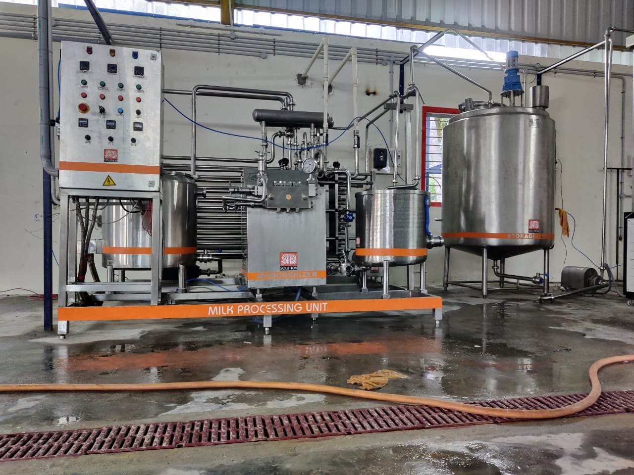 Leader Tanks & Dairy Equipments workshop