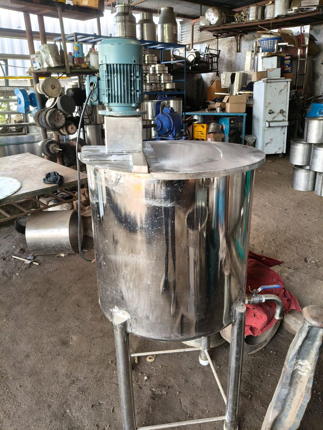 Top-Entry Agitator Mixing Tank — Leader workshop